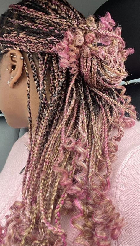 Multiple Color Braids, Easy Quick Braided Hairstyles Black, Neopolitan Braids With Curls, Two Front Braids Hairstyle, Braid Colors Ideas, Colored Hair Braids, Neapolitan Braids, Braids For Black Women Color, Half And Half Braids