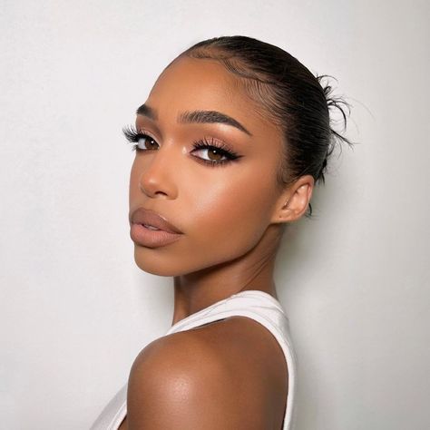 Brown Girls Makeup, Brunette Makeup, Makeup Tip, Soft Makeup Looks, Eye Makeup Styles, Makeup For Black Skin, Brown Skin Makeup, Lori Harvey, Glam Makeup Look