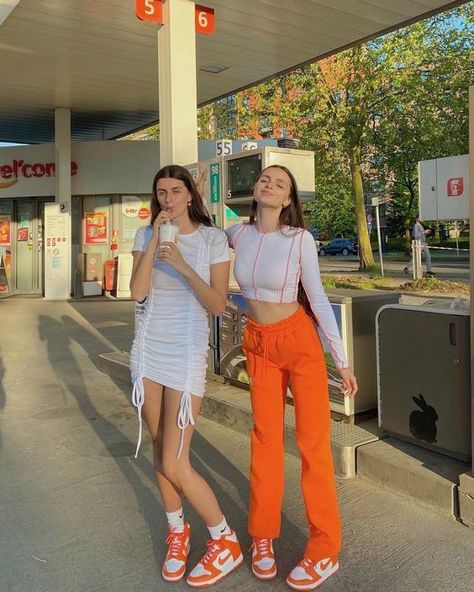 Like Aesthetic, Bff Matching Outfits, Cute And Aesthetic, Top Aesthetic, Matching Outfits Best Friend, 70s Vintage Fashion, Best Friend Outfits, Bff Outfits, Coordinating Outfits