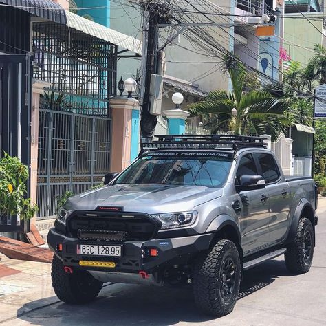 RIVALuxury off-road style #rival4x4 #rivalaesthetics #rivalbumper #rivalskidplates #offroad Ford Ranger Modified Off Road, Ford Ranger Mods, Ford Ranger Modified, Ranger Accessories, Camping 4x4, Ford Endeavour, Ranger Wildtrak, Ford Ranger Wildtrak, Ranger 4x4