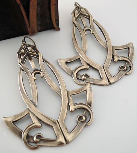 Art Neauveau Jewellery, Art Nouveau Jewelry Vintage, Brass Earrings Handmade, Art Deco Drop Earrings, Earrings Bold, Bijoux Art Deco, Art Deco Jewelry Vintage, Bijoux Art Nouveau, Art Nouveau Earring