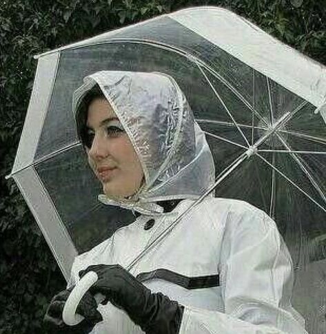 Bonnet Aesthetic, Rain Bonnet, Bubble Umbrella, Rain Wedding, Hair Bonnet, Old Lady, Rain Wear, Short Film, Umbrella