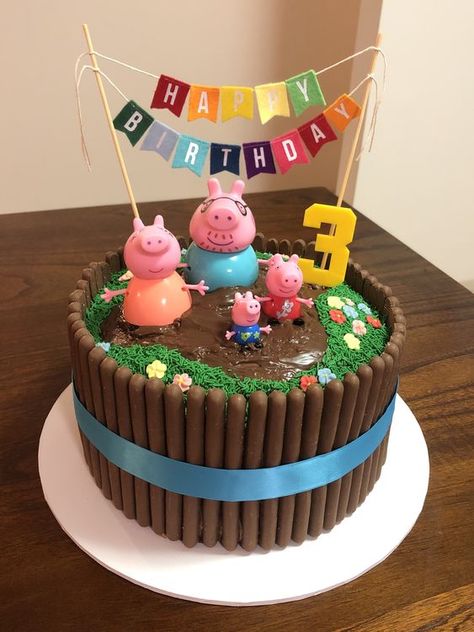 Peppa Pig Birthday Cake Muddy Puddles, Peper Pig Cakes, Peppa Muddy Puddle Cake, Peppa Pig Cake Muddy Puddles, Peppa Pig Cake Diy, Muddy Puddles Peppa Party, Peppa Cake Ideas, Peppa Pig Birthday Cake Ideas, Peppa Pig Muddy Puddle Cake