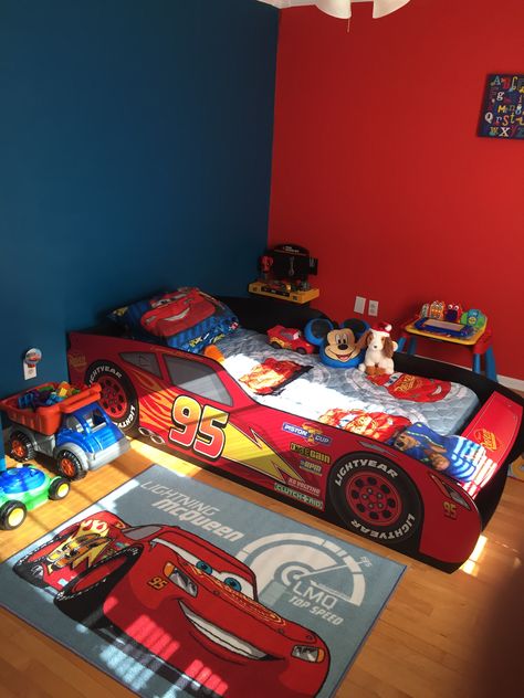 Lightening Mcqueen Bedroom, Kids Bedroom Boys Toddler, Disney Room Ideas, Disney Cars Room, Disney Cars Bedroom, Cars Bedroom, Cars Bedroom Decor, Car Themed Rooms, Car Themed Bedrooms