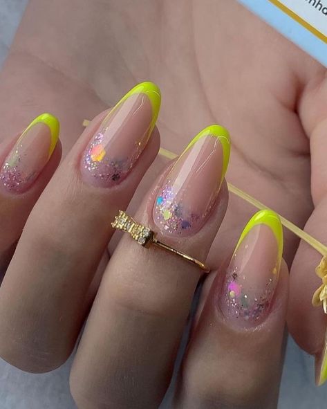 Almond Nail Art, Long Acrylic Nail Designs, Gelish Nails, Work Nails, Fall Acrylic Nails, Oval Nails, Classy Nails, Long Acrylic Nails, Flower Nails