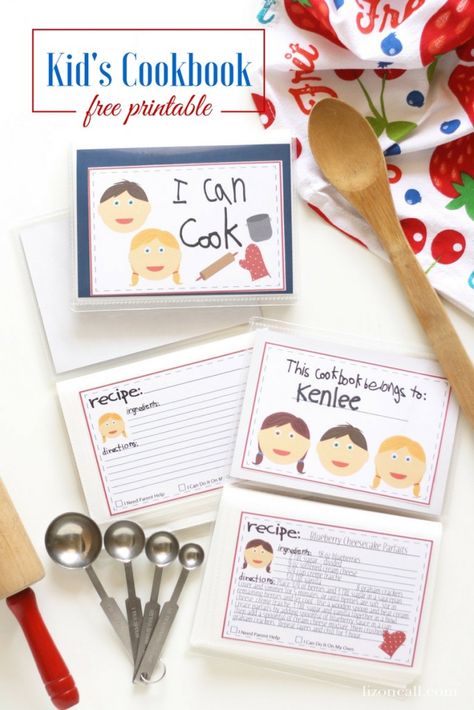 DIY Kid's Cookbook | A fun kids activity to get your kids helping in the kitchen! Printable Cookbook that your kids will LOVE! Cookbook Design Diy, Making A Cookbook, Make Your Own Cookbook, Kids Recipe, Diy Kids Room Decor, Diy Cookbook, Room Decor Crafts, Homemade Cookbook, Kids Cookbook