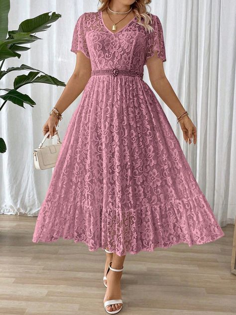 Vestido elegante de manga corta con cuello en V, con volantes de encaje en el bajo para mujer de talla grande Rosa vieja Elegante  manga corta Encaje Liso A línea Elástico Ligero Verano,Todo Women Plus Clothing, size features are:Bust: ,Length: ,Sleeve Length: New Blouse Designs, Modest Clothing, Dress Dusty, Modern Dress, Lace Ruffle, Inspiration Mode, Kebaya, Modest Outfits, Elegant Dress