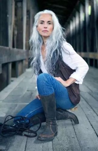 Yasmina Rossi, Going Gray Gracefully, Long White Hair, Gorgeous Gray Hair, Hair Silver, Beautiful Gray Hair, Aging Hair, Long Gray Hair, Beautiful Wigs