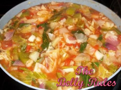 Dolly Parton Cabbage Soup - My Recipe Magic #quickandeasy #easyrecipe #soup #healthy #dinner Dolly Parton Diet, Dolly Parton Recipes, Celebrity Recipes, Cabbage Soup Diet, Detox Soup, Soup Diet, Cabbage Soup, Dolly Parton, Clean Eating Snacks