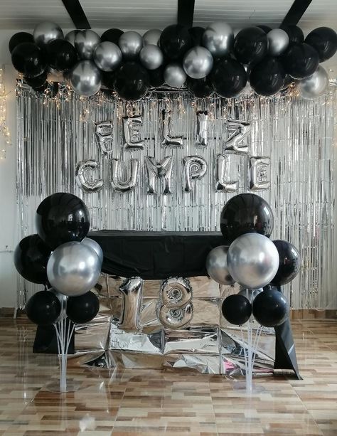 Black White And Grey Party Ideas, Small Birthday Decorations Simple Men, Simple Birthday Decorations For Men, Simple Birthday Decorations At Home Diy, Unique Birthday Decoration Ideas At Home, Black And Silver Birthday Decorations, 18th Birthday Decorations For Boys, Home Decor Tips And Tricks, Decor Tips And Tricks