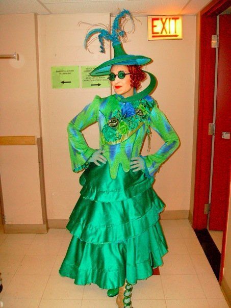 Wicked Clothing, Backstage Theatre, The Wizard Of Oz Costumes, Wizard Of Oz Musical, Wizard Of Oz Costumes, Wizard Of Oz Costume, Elphaba Wicked, Oz Costume, Audrey Ii