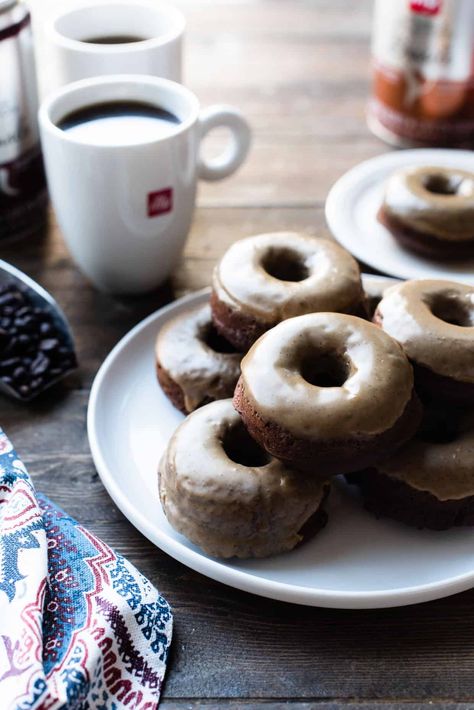 The only thing better than coffee and doughnuts is Coffee-Glazed Baked Chocolate Doughnuts! Try this easy baked doughnut recipe made for coffee lovers! Baked Doughnut Recipe, Baked Doughnut, Baked Doughnut Recipes, Doughnut Recipes, Breakfast Donuts, Illy Coffee, Bakery Goods, Chocolate Doughnuts, Homemade Doughnuts