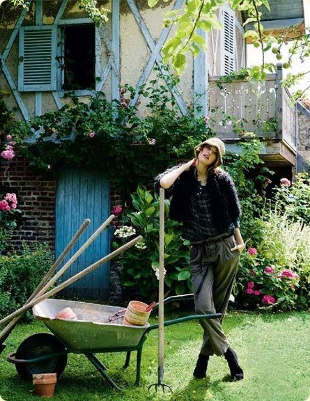 Gardening Outfit, Garden Girls, Potting Shed, Kitchen Garden, Simple Pleasures, Permaculture, Garden Styles, Country Life, Country Living