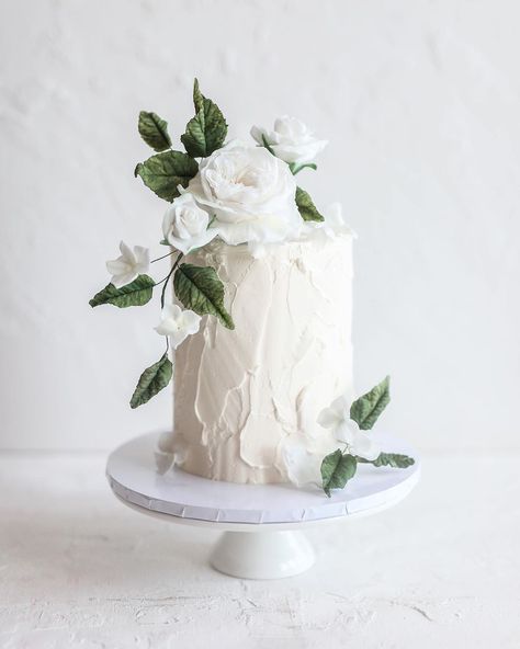 Irish Wedding Cake, Single Tier Cake, Pretty Wedding Cakes, Small Wedding Cakes, Beautiful Cake Designs, Elegant Birthday Cakes, Wedding Dessert Table, Simple Wedding Cake, Modern Wedding Cake