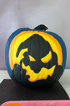 Spooky Pumpkin Painting, Spooky Pumpkin Painting Ideas, Disney Pumpkins, Creative Pumpkin Painting Ideas, Cute Pumpkin Painting Ideas, Cute Pumpkin Painting, Halloween Pumpkin Painting Ideas, Awesome Pumpkin Carvings, Carving A Pumpkin