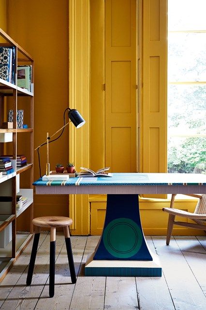 Bright Yellow Office - ideas for timeless wall paint ideas for every room in the house - from entrance halls to dark living rooms and small bathrooms. Wall Paint Combination, Yellow Painted Walls, Timeless Paint Colors, Yellow Office, Paint Your House, Airy Room, Kitchen Paint Colors, Interior Painting, Yellow Walls