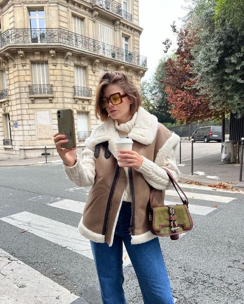 Elodie Romy, Cold Wear, Cozy Winter Fashion, Winter Coat Outfits, Shearling Vest, Zara Outfit, Bon Weekend, Winter Trends, Vest Fashion