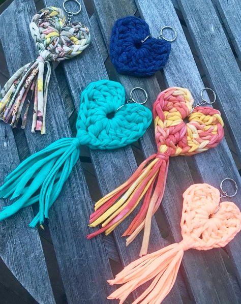 Cute keychains 😋⠀⁠ .⁣⠀⁠ .⁣⠀⁠ ⁣.⁣⠀⁠ .⠀⁠ 📸@raices_knitting . . Find your pattern here: https://www.foxyarn.com/blogs/patterns .⠀⁠ .⠀⁠ .⠀⁠ #foxyyarnco #tshirtyarn #accessories #knitting #handmade #yarn #knit #yarnaddict #crocheting #crochetaddict #knittingaddict #yarnlove #yarnhoarder #crochetlove Yarn Accessories, Crochet T Shirts, T Shirt Yarn, Yarn Projects, Macrame Diy, Macrame Patterns, Macrame, Crochet Necklace, Crochet Projects