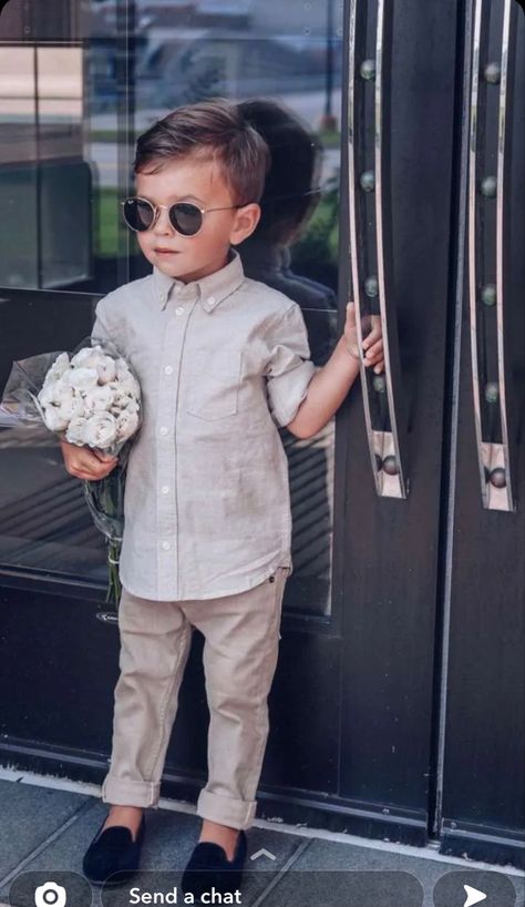 Boys Church Outfit, Toddler Wedding Outfit Boy, Kids Wedding Outfits, Indonesian Wedding, Fashion Show Dresses, Look Formal, Mom Wedding, Cruise Outfits, Kids Styles