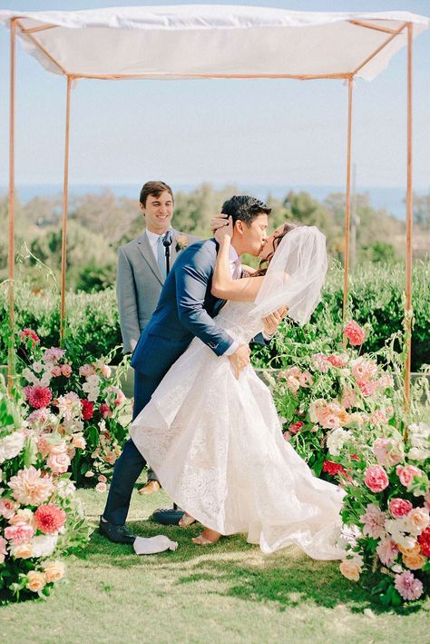 perri phillip wedding california ceremony kiss Jewish Wedding Ideas, Jewish Wedding Chuppah, Birch Chuppah, Chuppah Ideas, Chuppah Flowers, Wedding Chuppah, Jewish Wedding Ceremony, Climbing Flowers, Eclectic Wedding