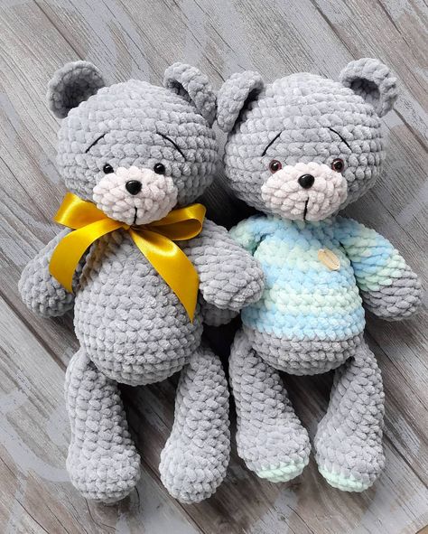 Crochet teddy bears amigurumi Crochet Lovies, Teddy Bear Patterns Free, Bear Patterns Free, Bear Amigurumi, Crochet Bear Patterns, Amigurumi Bear, Amigurumi Plush, Easy Knitting Projects, Crochet Teddy Bear Pattern