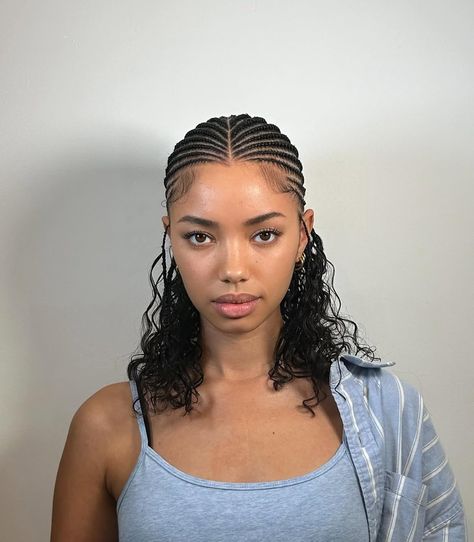 Brown Hair Braided Hairstyles, New Years Braids, Braids Trending 2024, Back To School Cornrow Hairstyles, Medium Length Goddess Braids, Mid Length Knotless Braids, Box Braid Pattern, Boho Natural Braids, Boneless Braids