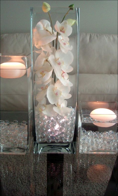 Grand Vase Transparent, Diy Wedding Centerpieces, Cheap Wedding Centerpieces, Orchid Flower Arrangements, Glass Vase Decor, Vase Transparent, Bridal Boxes, Flower Arrangement Designs, Deco Vase