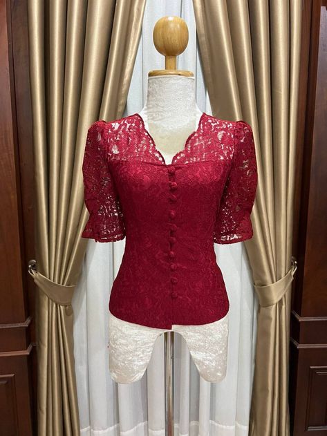 Blus Brokat Modern, Atasan Brukat, Blouse Brokat, Model Dress Kebaya, Kebaya Modern Dress, Simple Wedding Gowns, Traditional Dresses Designs, Myanmar Traditional Dress, Women Blouses Fashion