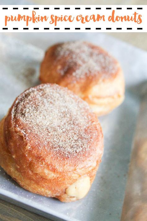 Make these mouthwatering pumpkin spice cream donuts with the recipe on Everyday Party Magazine today! #Recipe #Donuts #PumpkinSpice Unique Chicken Recipes, Donut Party Ideas, Tuesday Dinner, Cream Filled Donuts, Donut Party Decorations, Pumpkin Spice Cream, Dessert Pumpkin, Peter Pumpkin Eater, Donut Filling