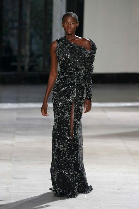 Tony Ward show, Runway, Couture, Spring Summer 2023, Paris Fashion Week, Runway Look Tony Ward 2023, 2023 Paris Fashion, Couture 2023, Tony Ward Couture, Paris Fashion Week Runway, Runway Fashion Couture, Runway Outfits, Tony Ward, Eve Dresses