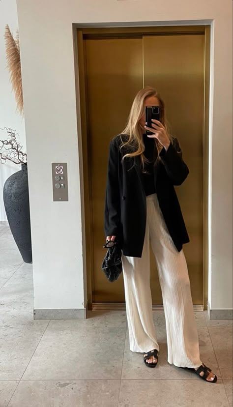 Work Event Outfit Evening, Trousers Outfit Work, Beige Linen Pants Outfit, Linen Blazer Outfit Women, Casual Streetwear Women, Linen Blazer Outfit, White Linen Pants Outfit, Linen Suits Women, Cream Linen Pants