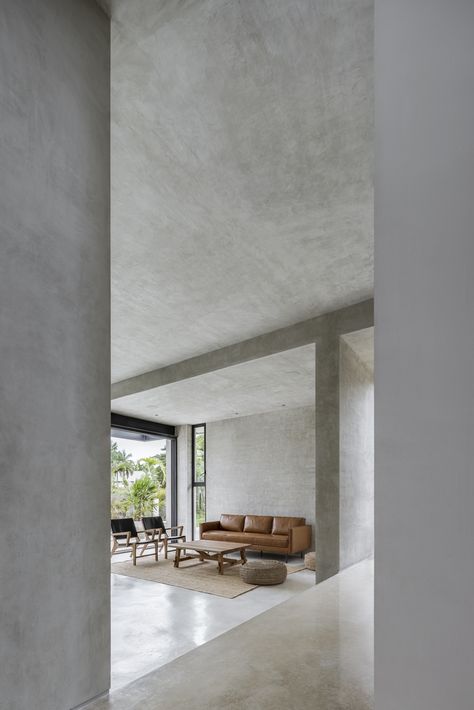 Cement House Design, Concrete House Interior, Concrete Minimalist House, Romantic House, Cement House, Concrete Interiors, Industrial Home Design, Concrete Walls, Industrial Minimalist