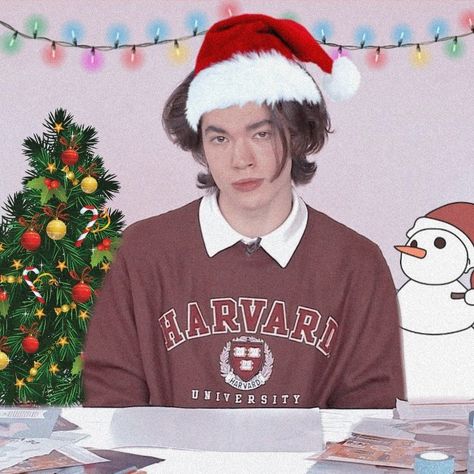 Conan Gray Christmas, Obsessed Husband, Conan Gray Cute, Christmas Cap, Super Idol, Computer Class, 13 Hours, Class Projects, Conan Gray