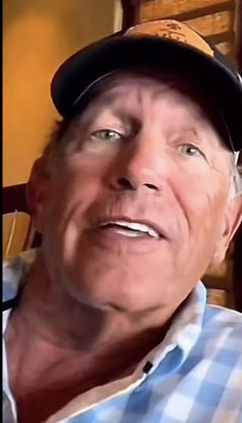 George Strait Selfie Picture, George Strait Pictures 2024, George Strait Selfie, King George Strait, Selfie Picture, Video Call With Boyfriend Screen Photo, Screen Photo, Christian Bible Study, Master Piece