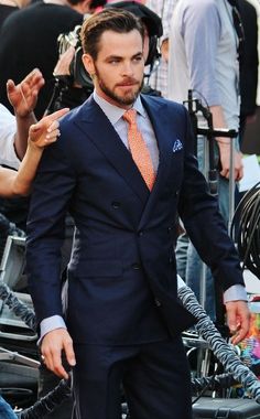 Chris Pine Smart Business Casual, Double Breasted Suit Men, Suit Fit Guide, Orange Tie, Party Suits, Navy Suit, Chris Pine, Sharp Dressed Man, Tuxedos