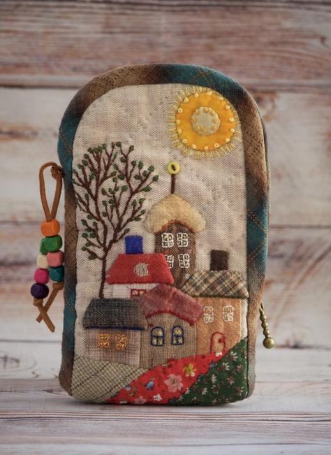 Case For Phone, Appliqué Quilts, Japanese Patchwork, Japanese Bag, Bag Pattern Free, House Quilts, Patchwork Bags, Christmas Night, Phone Purse