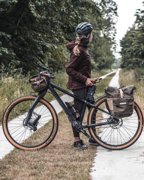 Bikepacking Outfit, Bikepacking Bike Camping, Bike Outfits Women, Hiking Ootd, Bike Outfit, Modern Bicycle, Bike Outfits, Bikepacking Bags, Bike Packing