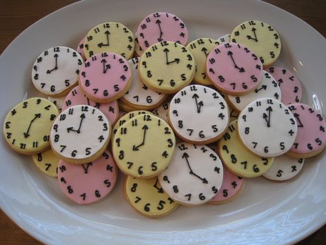 Clock Cookies by Kiilani Clock Cookies, Yea Party, Wedding Shower Cookies, Radium Girls, Halloween Movie Night, Eat Cookies, Reception Food, Decorating Cookies, Wedding Reception Food