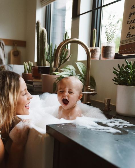 Sink Bath Photoshoot, Lifestyle Kitchen Photography, Sink Photography, Baby Sink Bath, Mary Lawless Lee, Motherhood Photos, Baby Pictures Newborn, Motherhood Photography, Baby Inspiration