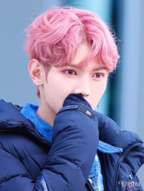 FAY ⚓︎ (ATZ DEJA VU) on Twitter: "Who has the prettiest eyes in the kpop industry and why is it kang yeosang from ateez?… " Non Binary Haircuts, Kpop Hair, Men Hair Color, Men Hair, Hair Reference, Do You Really, Pretty Eyes, Messy Hairstyles, Pink Hair