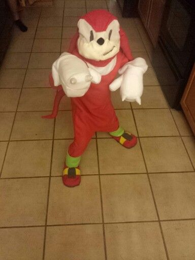 My husband and I made this costume for our 4 year old. Knuckles from sonic the hedgehog. We made this out of fleece the hands and shoes are foam and knuckles hair is stuffed with stuffing. This is for an anime convention but we will probably use it for Halloween also. Diy Knuckles Costume, Knuckles Costume, Sonic Shoes, Sonic & Knuckles, Sonic Funny, Photographie Portrait Inspiration, Sonic 3, Sonic Franchise, Sonic And Shadow