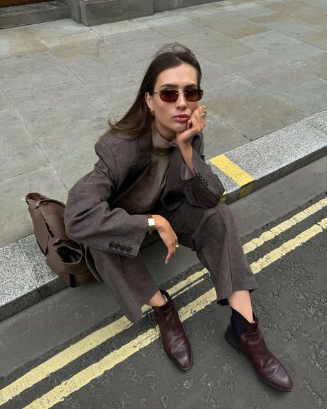 In my fall mood 🍂 The suit and blouse @yoeyyou_official Sunglasses @lu.goldie Boots @massimodutti Lu Goldie, Fall Mood, I Fall, Sunglasses, Boots, Quick Saves