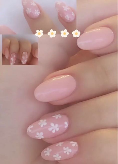 Blush Pink Nails With Flowers, Pink Flower On White Nails, Pastel Pink Nails Acrylic Design, Light Pink Aesthetic Nails Short, Natural Pink Nails With Flowers, Pink And White Daisy Nails, Pink And White Nails Aesthetic, Short Pretty Nails Pink, Short Pink Nails Aesthetic