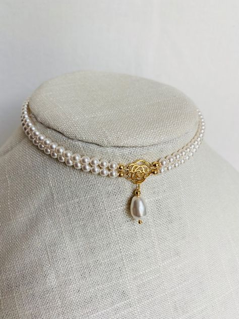 High Gold Necklace, Gold With Pearl Jewelry, 4 Grams Gold Necklace, Pearl Choker With Gold Pendant, Gold Choker With Pearls, Pearl Gold Necklace Designs, Pearls Sets Jewellery, Antique Pearl Choker, Gold Necklace With Beads