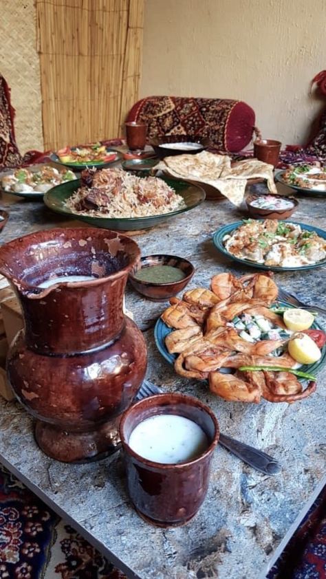 Afghan Aesthetic, Afghanistan Food, Afghan Food, Afghanistan Culture, Afghan Culture, Food Spread, Hot Chocolate Cookies, Holistic Nutrition, Cooking Inspiration