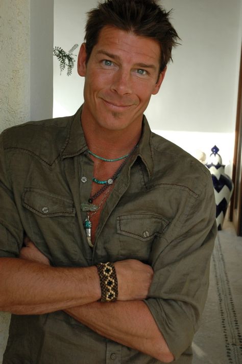 Ty from Extreme Makeover: Home Edition ❤❤❤ 7 Houses in 7 Days Project at Joplin Casual Corporate, Extreme Makeover Home Edition, Ty Pennington, Ranch Potatoes, Extreme Makeover, Professional Headshots, Corporate Headshots, Headshots Professional, Tv Actors