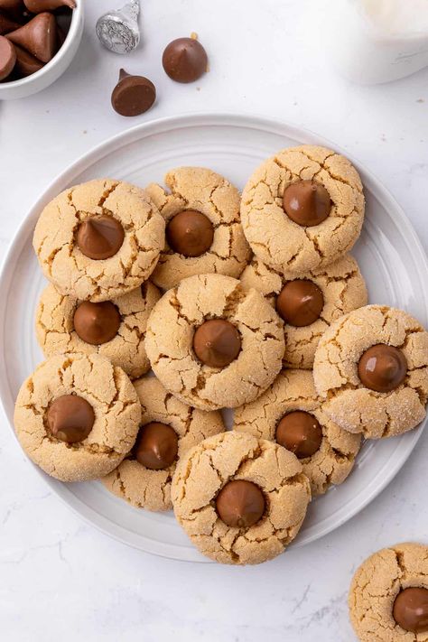 Peanut Butter Blossoms Pb Blossoms, Best Peanut Butter Blossoms, Blossoms Cookies, Peanut Blossom Cookies, Peanut Butter Blossoms Recipe, Hershey Kiss Cookies, Peanut Blossoms, Butter Blossoms, Peanut Butter Blossom Cookies