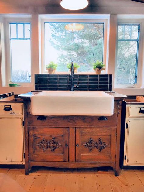 Antique buffet repurposed with farmhouse sink Furniture Kitchen Sink Base, Buffet Turned Into Kitchen Sink, Dresser Into Kitchen Sink, Edwardian Farmhouse, Unfitted Kitchen Ideas, Old Kitchen Sink, Mixing Modern And Antique Furniture, Unfitted Kitchen, Washington House