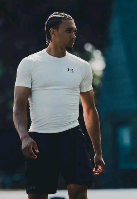 trent alexander arnold Black Football Players, Trent Alexander Arnold, Salah Liverpool, Soccer Boyfriend, Football Boyfriend, Alexander Arnold, Liverpool Players, Soccer Guys, Soccer Goal