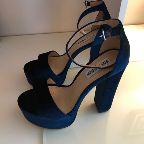 Shoes Blue High Heels, Navy Blue And Gold Heels, Navy Chunky Heels, Heels To Go With Blue Dress, Heels For Navy Dress, Navy Blue Prom Accessories, Navy Blue Quinceanera Heels, High Heels Blue Prom, Navy Blue Quince Heels